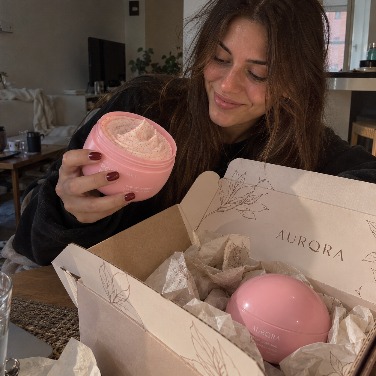 Clienta con su pedido Aurora